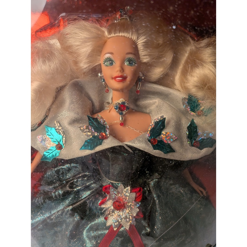 Mattel 1995 Happy Holidays Barbie Special Edition Emerald Green Gown 14123 NIB